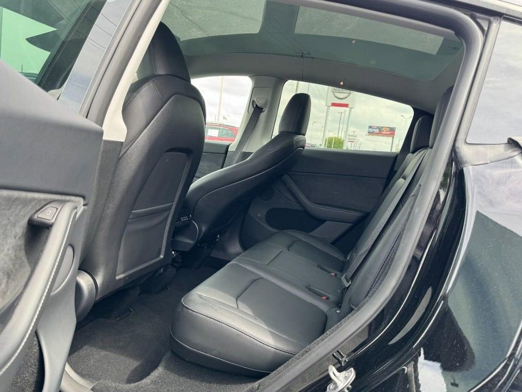 Used 2024 Tesla Model Y Performance image 10