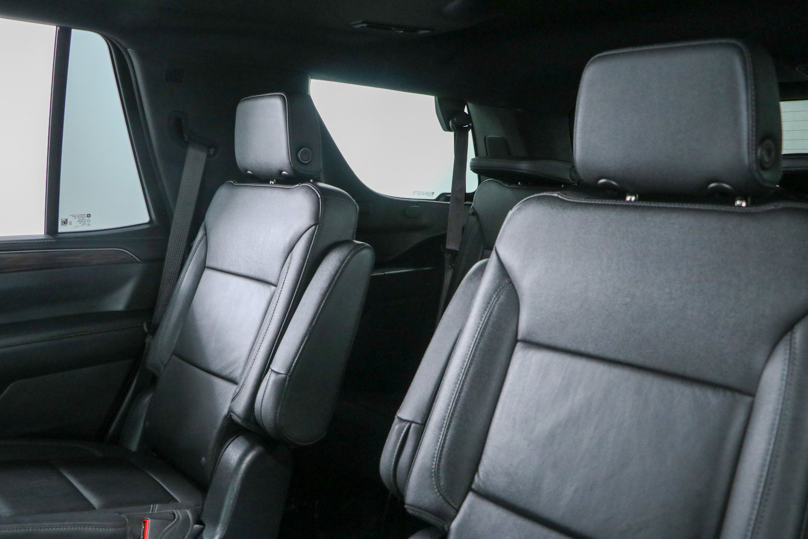 Used 2023 Chevrolet Tahoe Z71 w/ Luxury Package AWD/4WD image 28