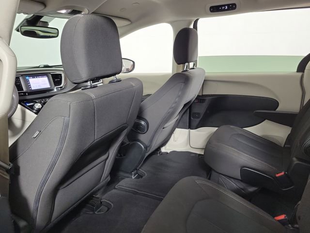 Used 2023 Chrysler Voyager LX FWD image 11