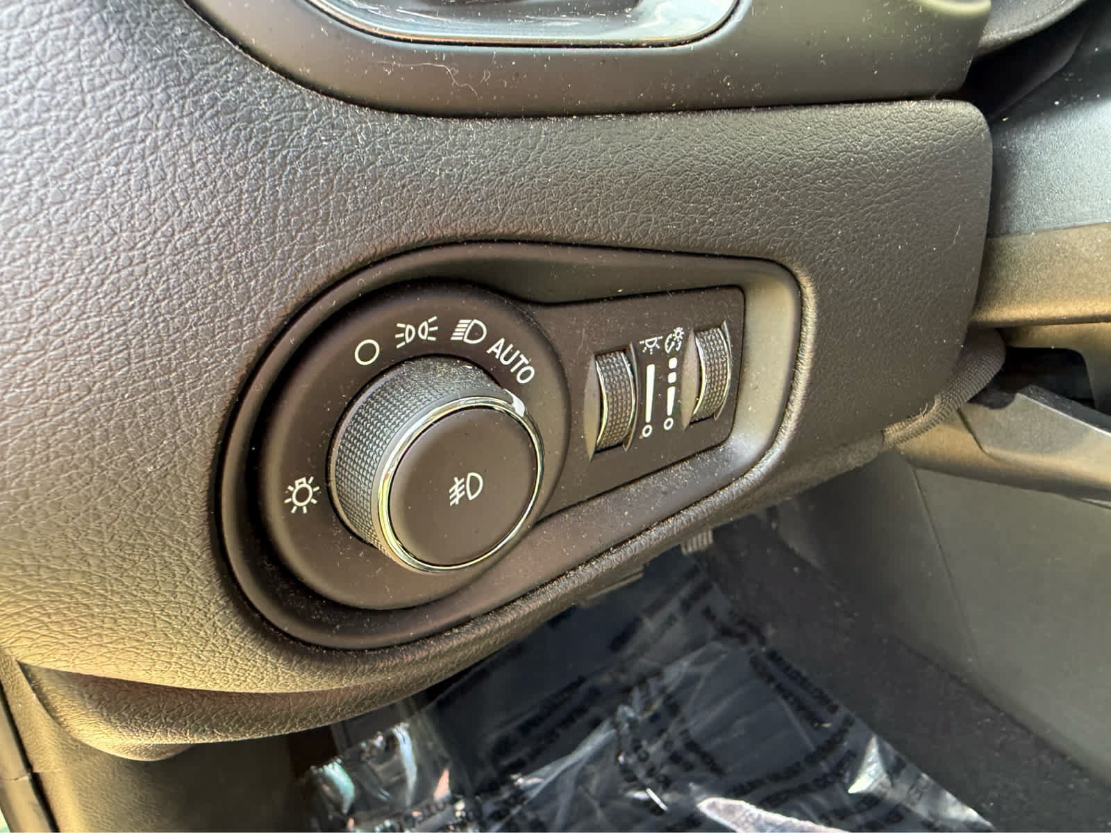 Used 2022 Jeep Renegade Limited AWD/4WD image 14