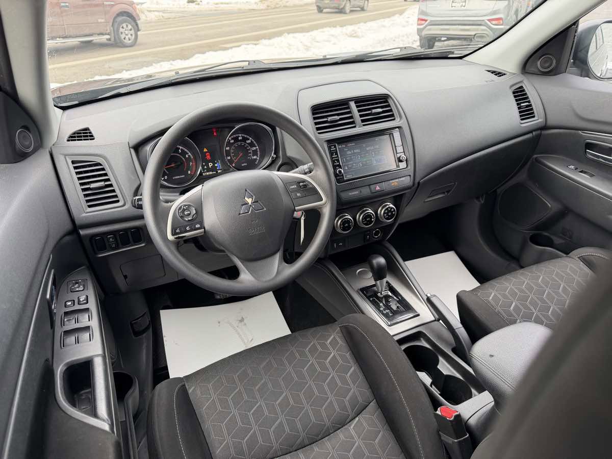 Used 2021 Mitsubishi Outlander Sport ES image 12