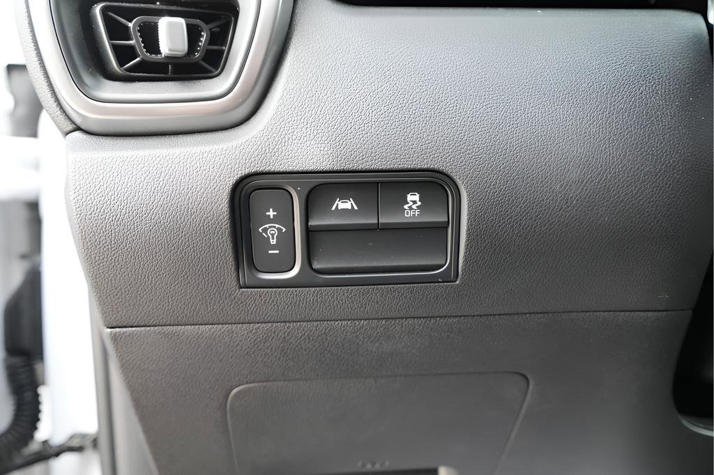 Used 2023 Kia Sorento LX AWD/4WD image 26