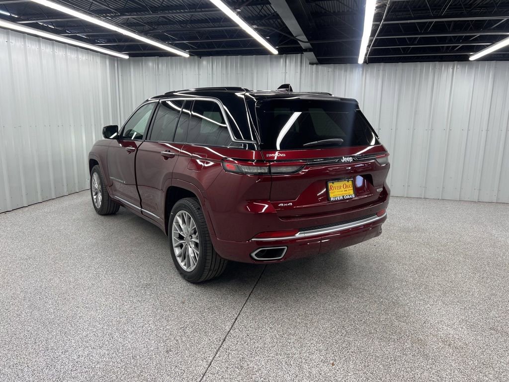 Used 2024 Jeep Grand Cherokee Summit w/ Luxury Tech Group V image 4