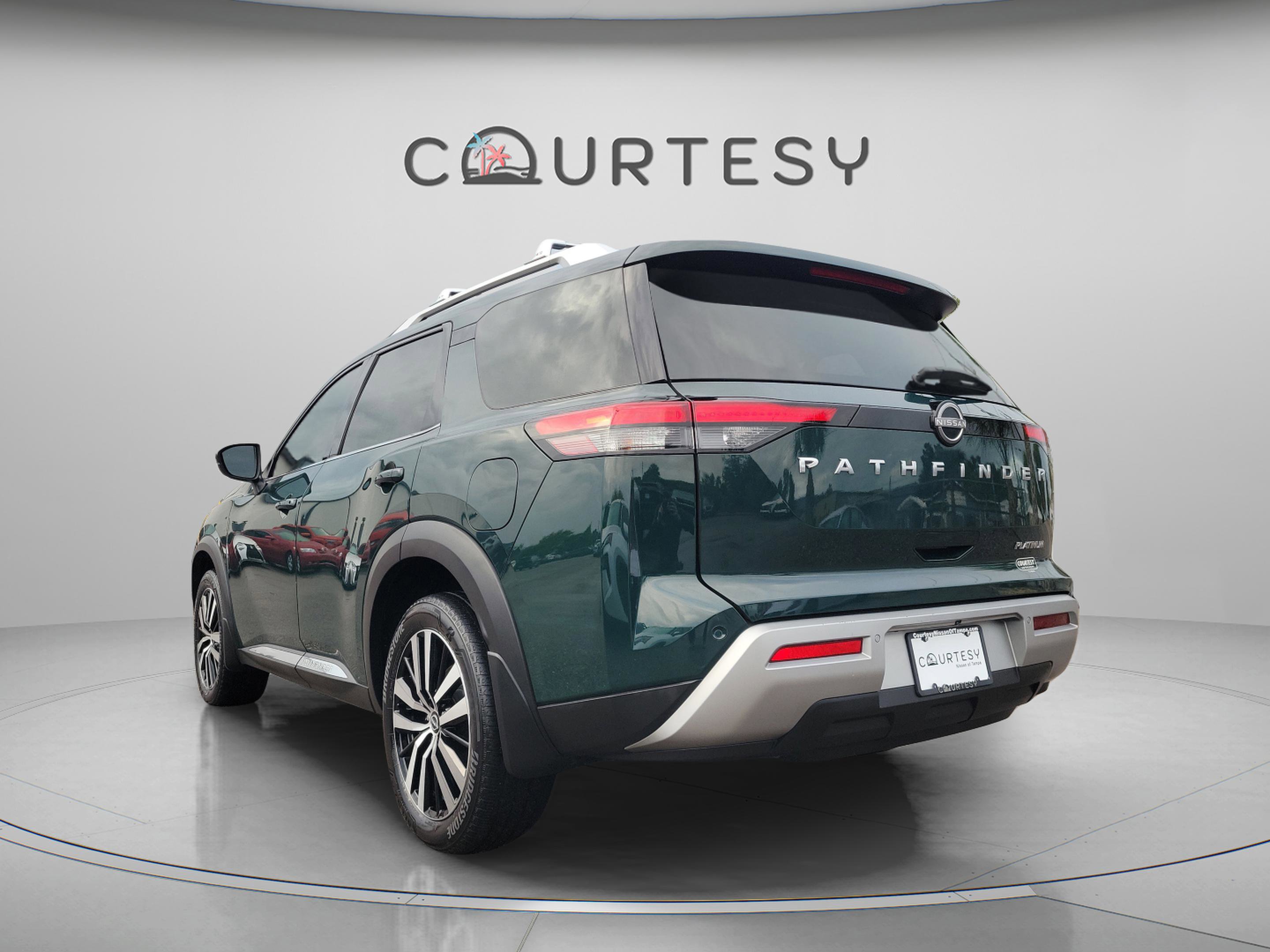 Certified 2023 Nissan Pathfinder Platinum image 2