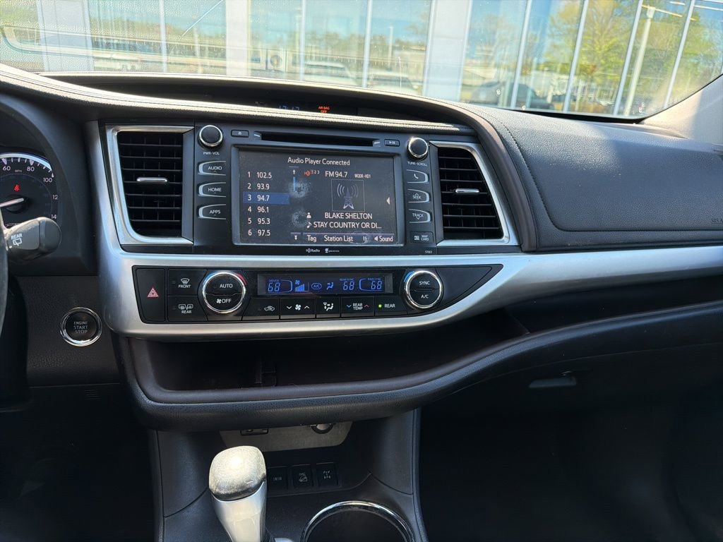 Used 2015 Toyota Highlander XLE image 3