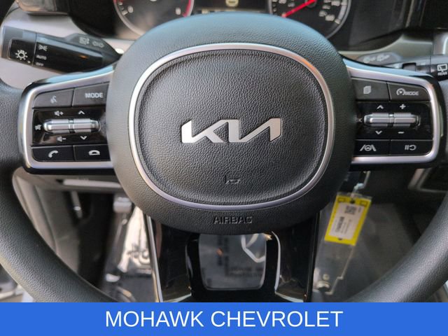 Used 2023 Kia Sorento LX AWD/4WD image 11