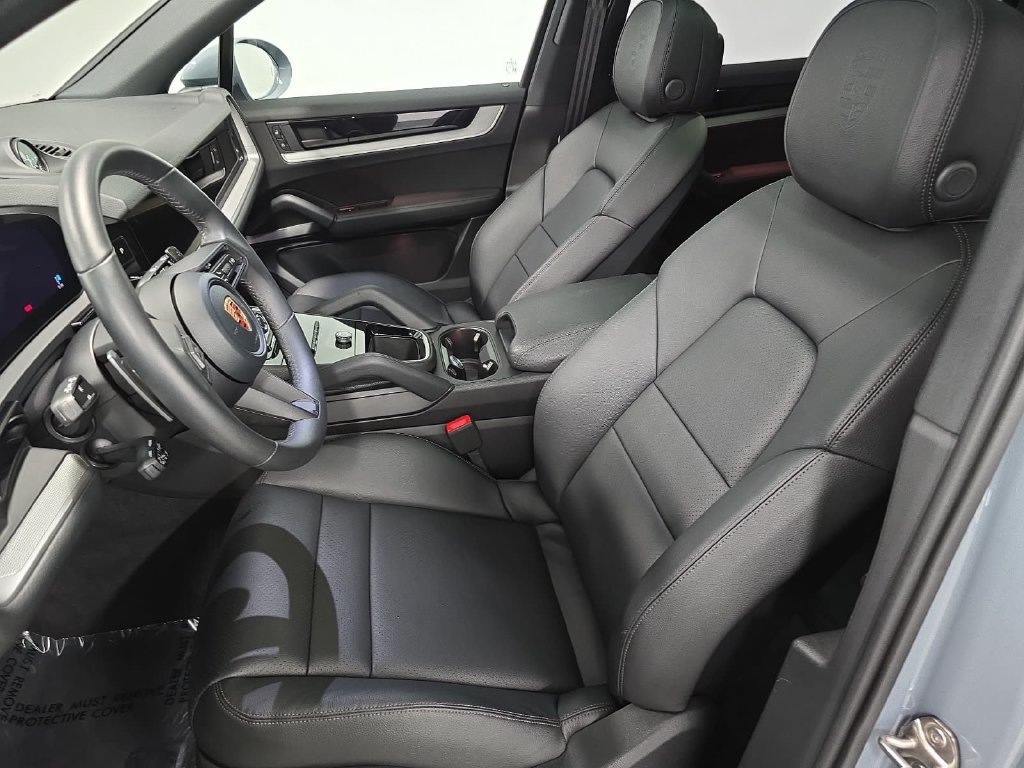 Certified 2026 Porsche Cayenne AWD/4WD image 5