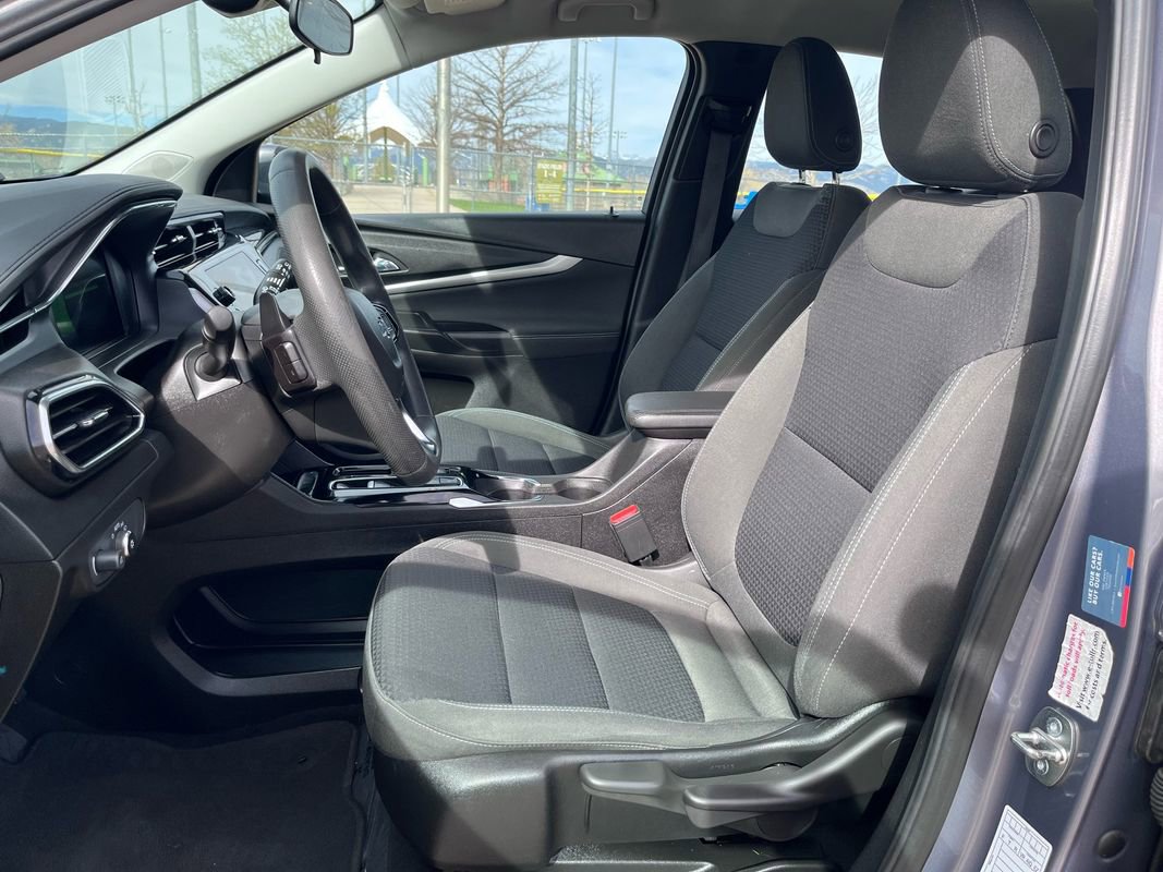 Used 2023 Chevrolet Bolt EUV LT image 11