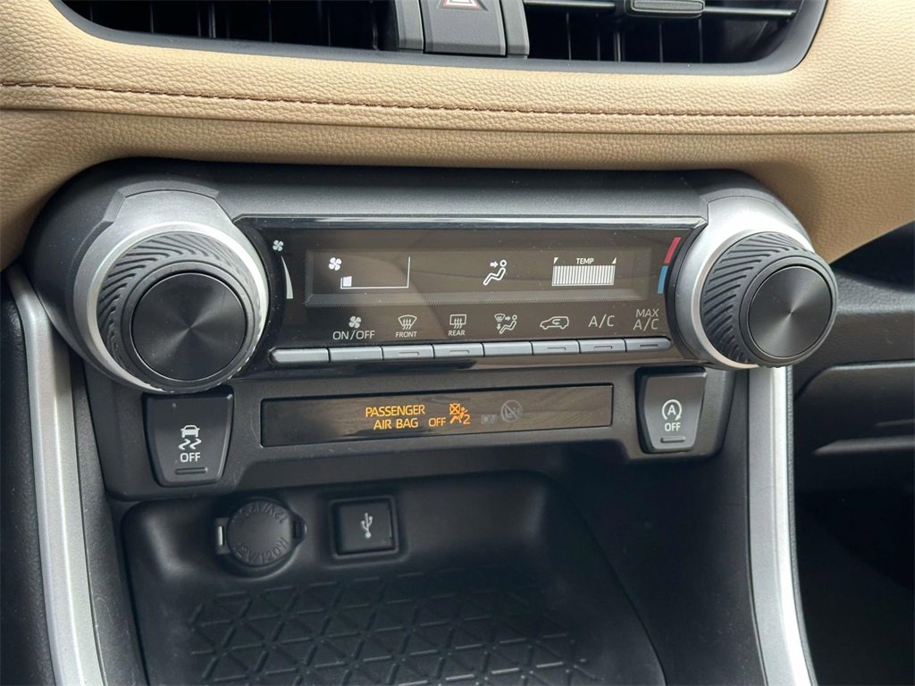 Certified 2021 Toyota RAV4 LE image 5