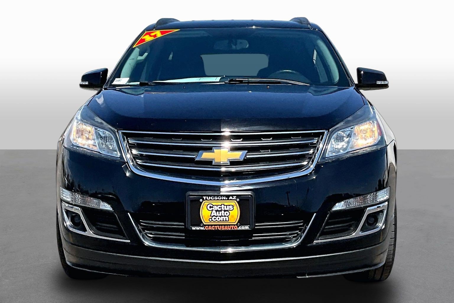 Used 2017 Chevrolet Traverse LT w/ Style and Technology Package FWD image 3