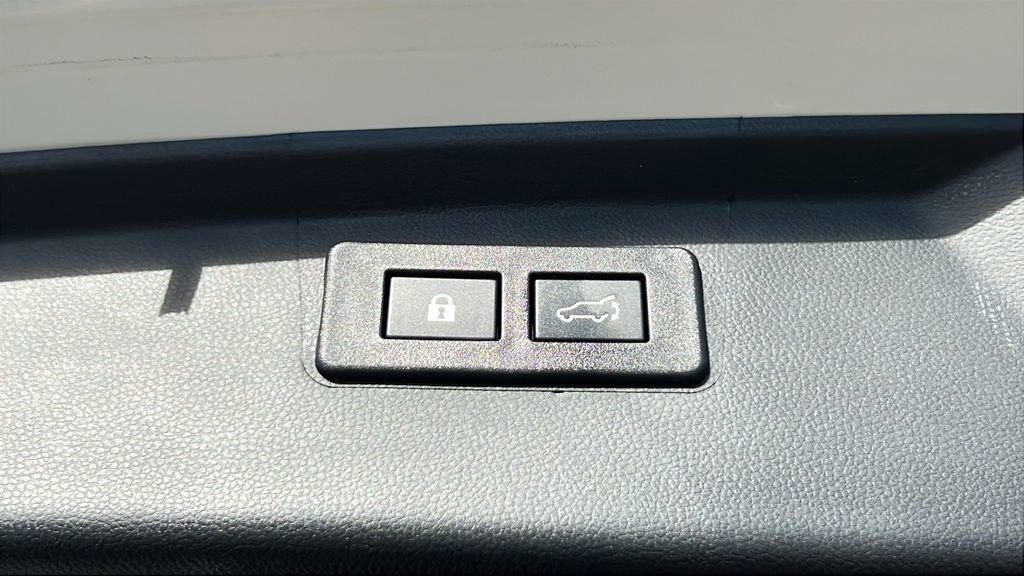 Certified 2025 Subaru Outback Limited image 18