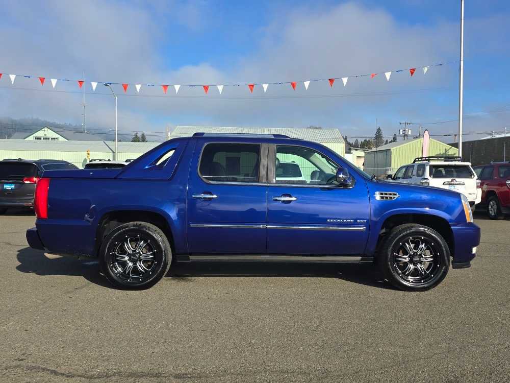 Used 2010 Cadillac Escalade EXT Premium image 6