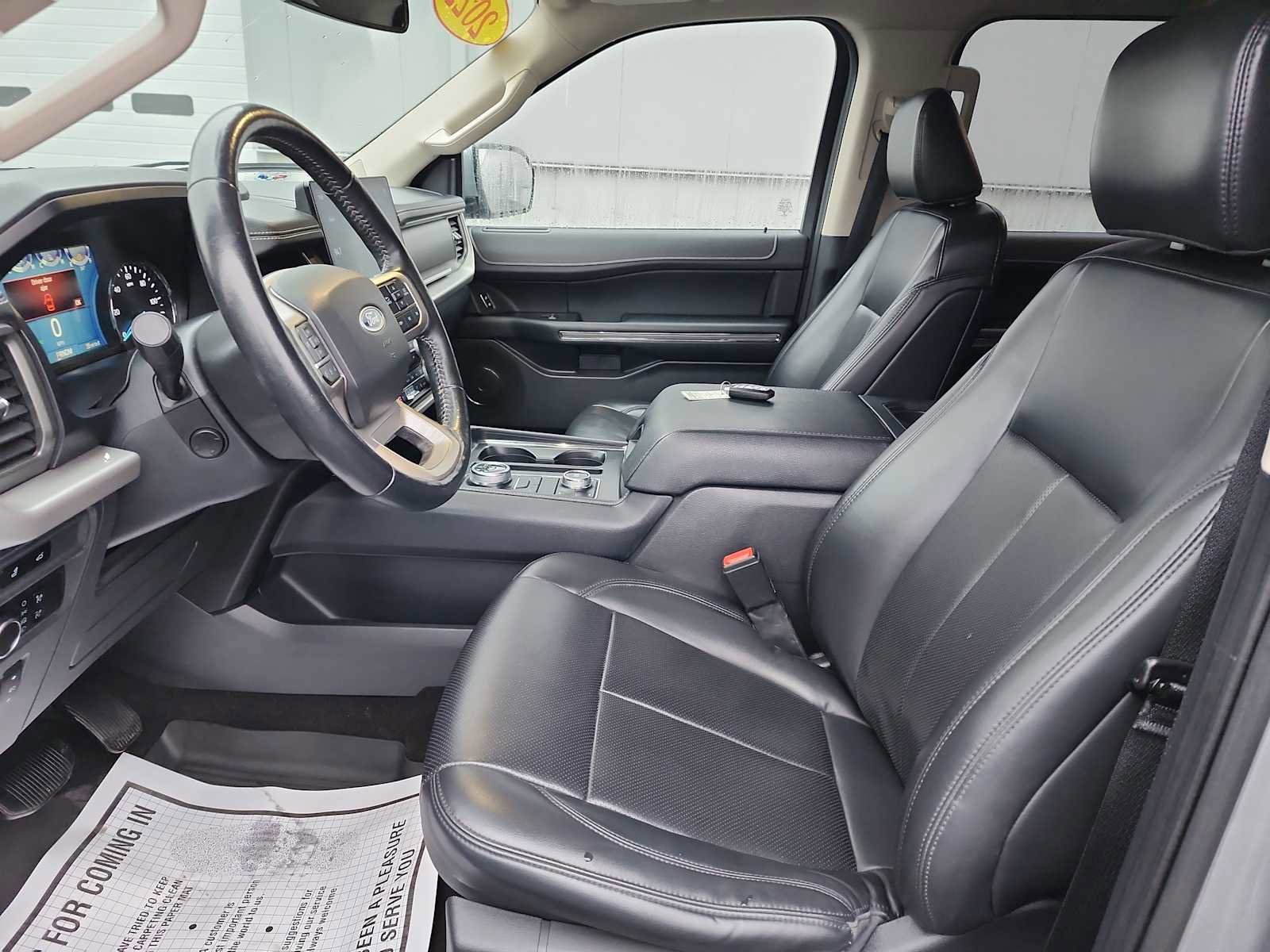 Used 2022 Ford Expedition XLT image 11