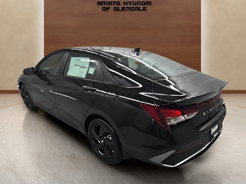 New 2026 Hyundai Elantra SEL Sport FWD image 4