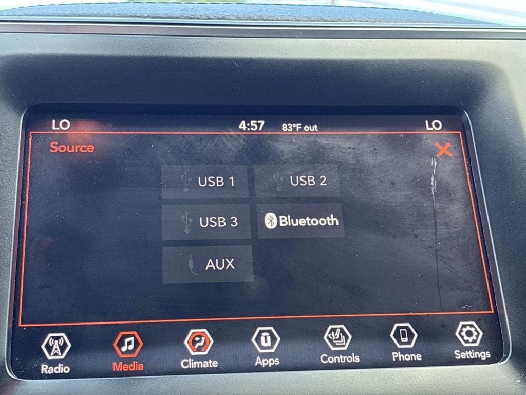 Used 2019 Jeep Cherokee Latitude Plus w/ Comfort/Convenience Group AWD/4WD image 34