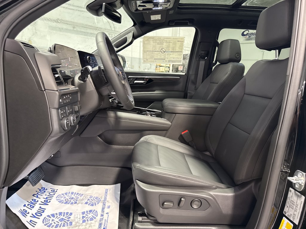 New 2026 Chevrolet Suburban LT w/ Comfort Package AWD/4WD image 28