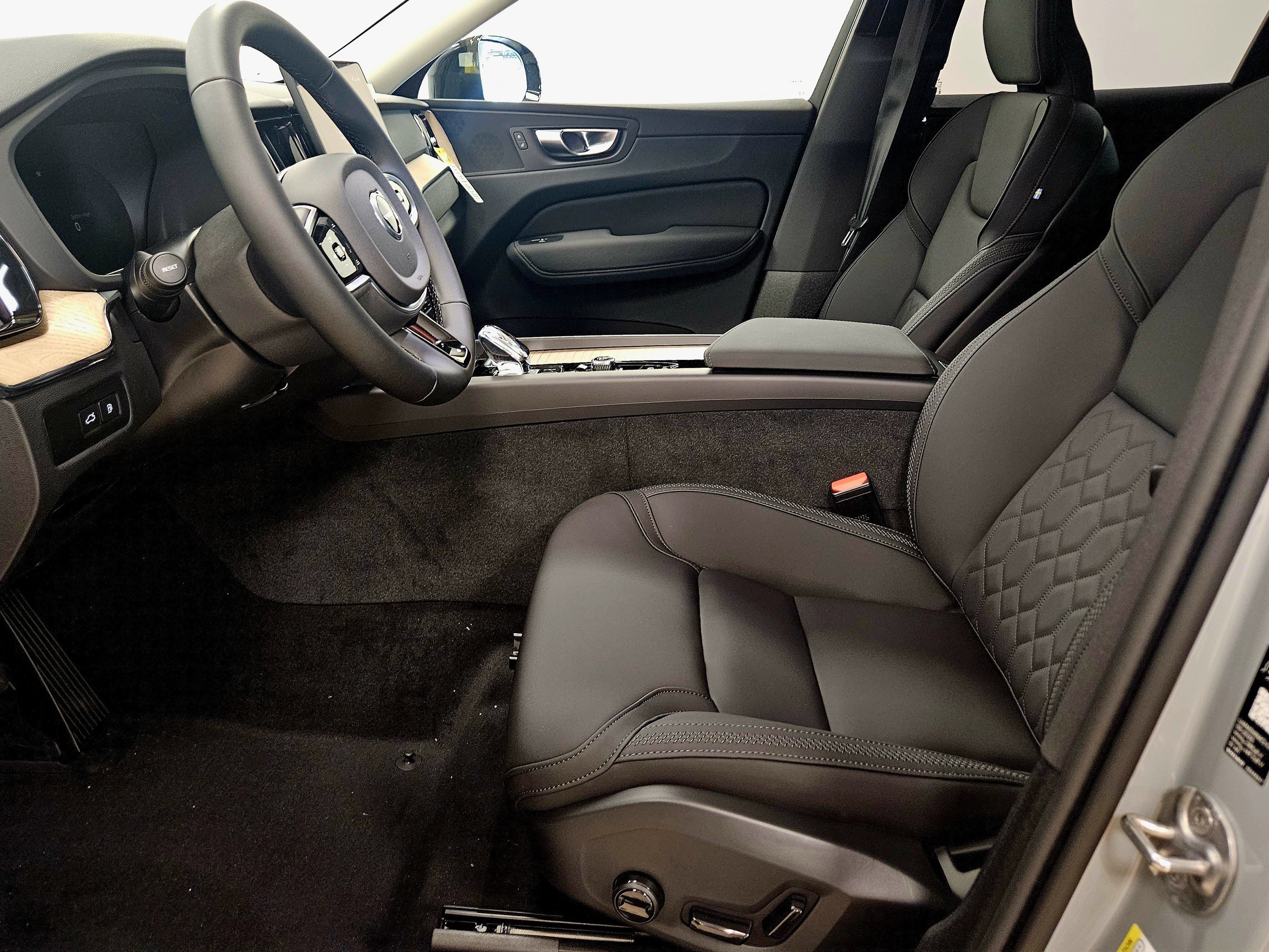 New 2026 Volvo XC60 T8 Plus w/ Protection Package Premier image 10