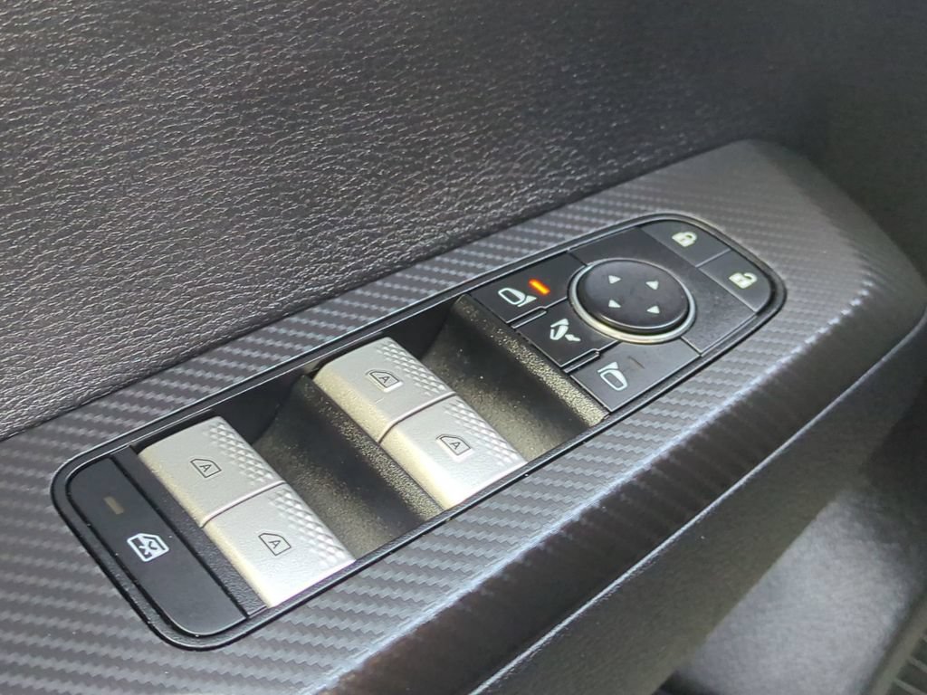 Used 2024 Mitsubishi Outlander SE Black Edition FWD image 33