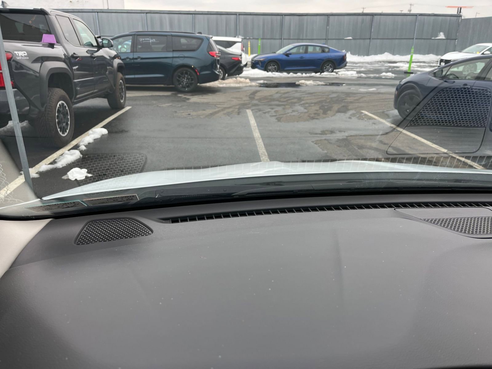 Used 2023 Chrysler Voyager LX image 36