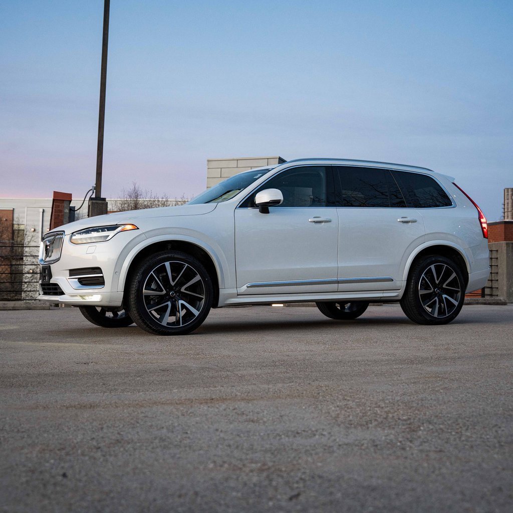 Certified 2025 Volvo XC90 B5 Plus image 3