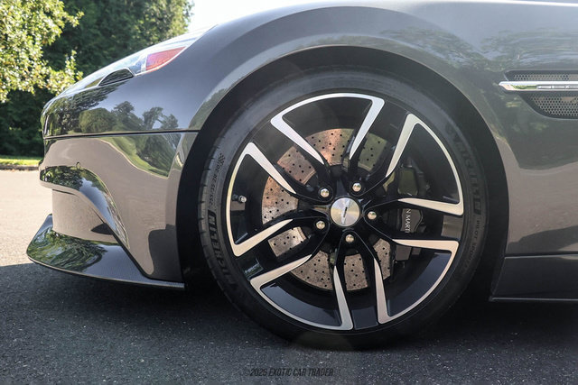 Used 2015 Aston Martin Vanquish Coupe RWD image 55