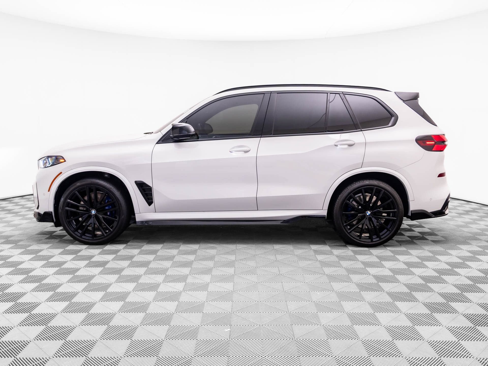 Used 2024 BMW X5 M60i w/ Climate Comfort Package AWD/4WD video 2