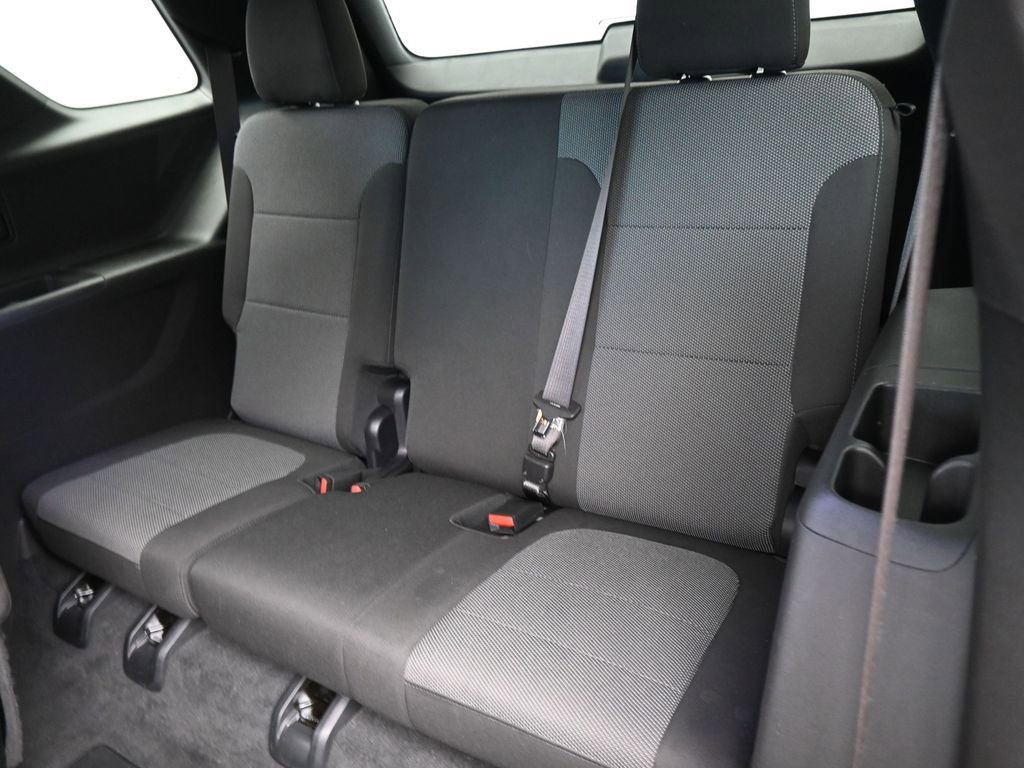Used 2023 Chevrolet Traverse LT image 29