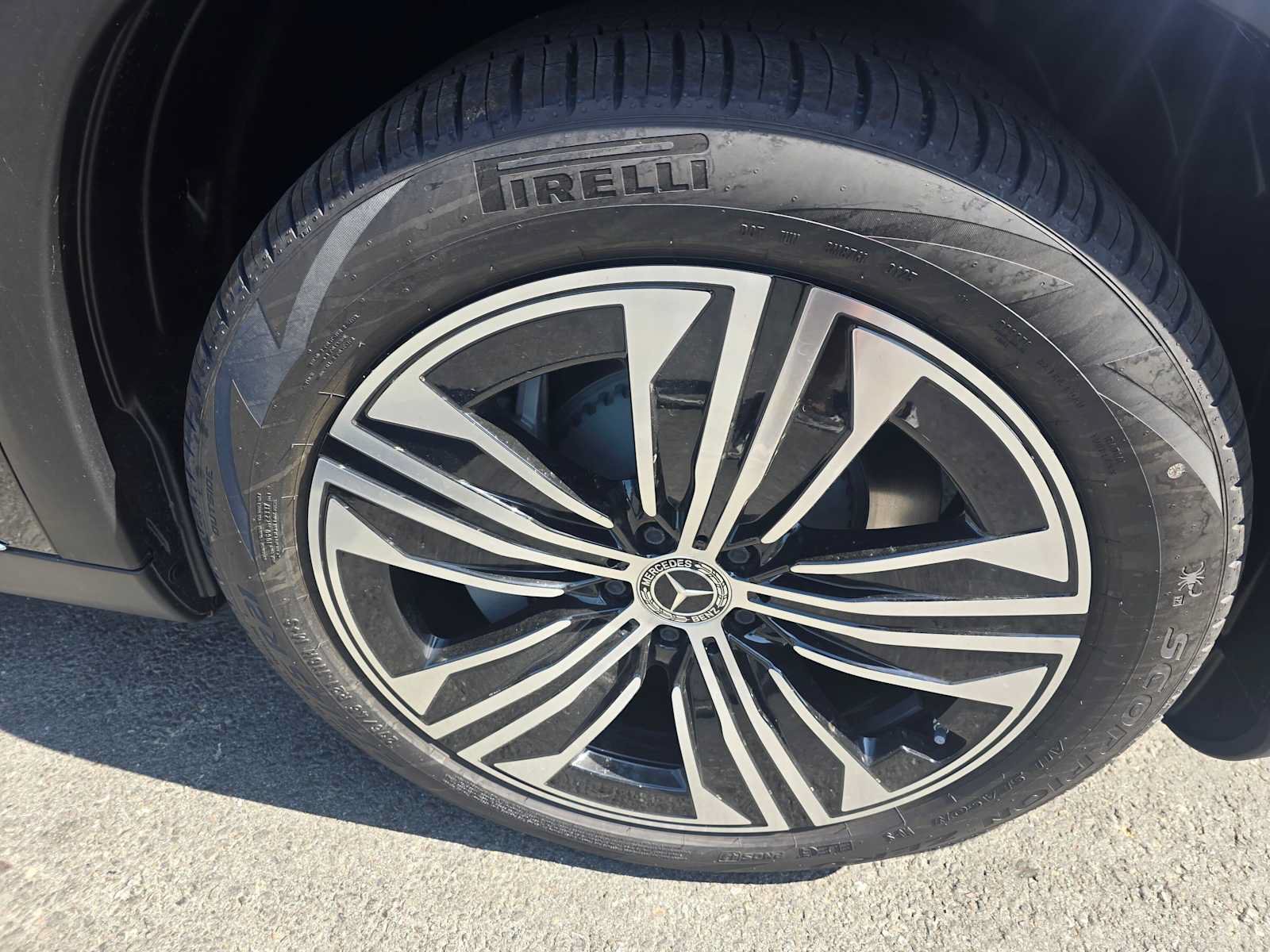 New 2026 Mercedes-Benz EQS 400 4MATIC SUV image 9