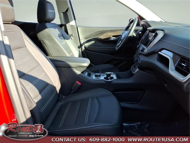 Used 2024 GMC Terrain Denali w/ Denali Premium Package image 12