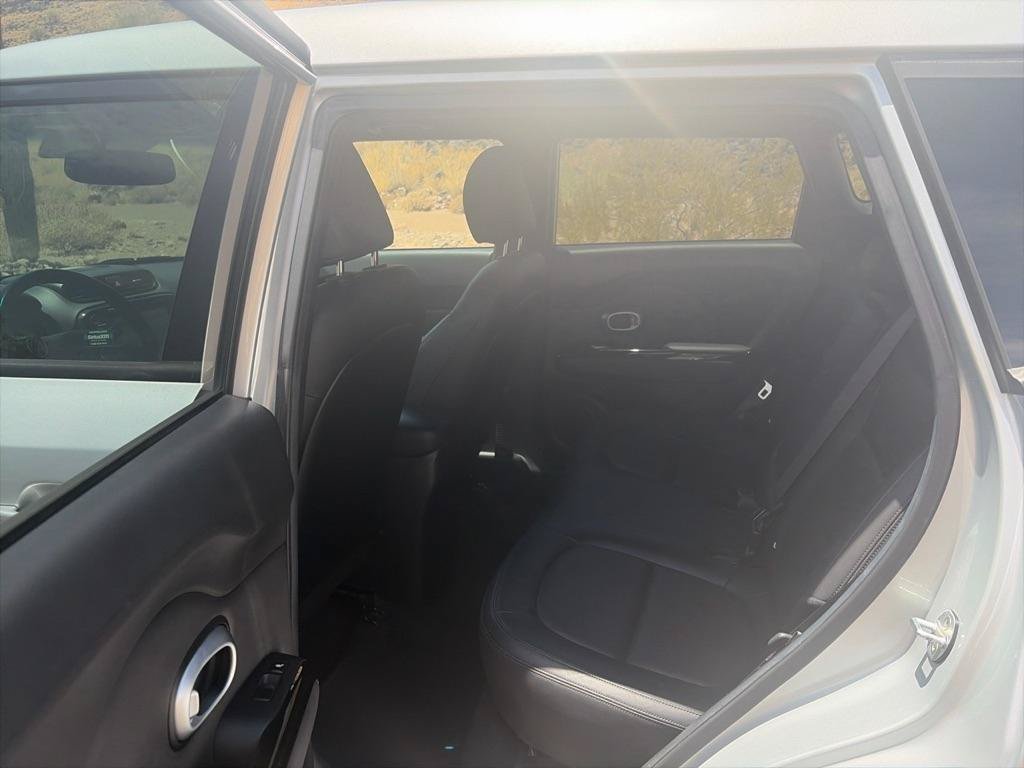 Used 2015 Kia Soul ! w/ Sun & Sound Package FWD image 19