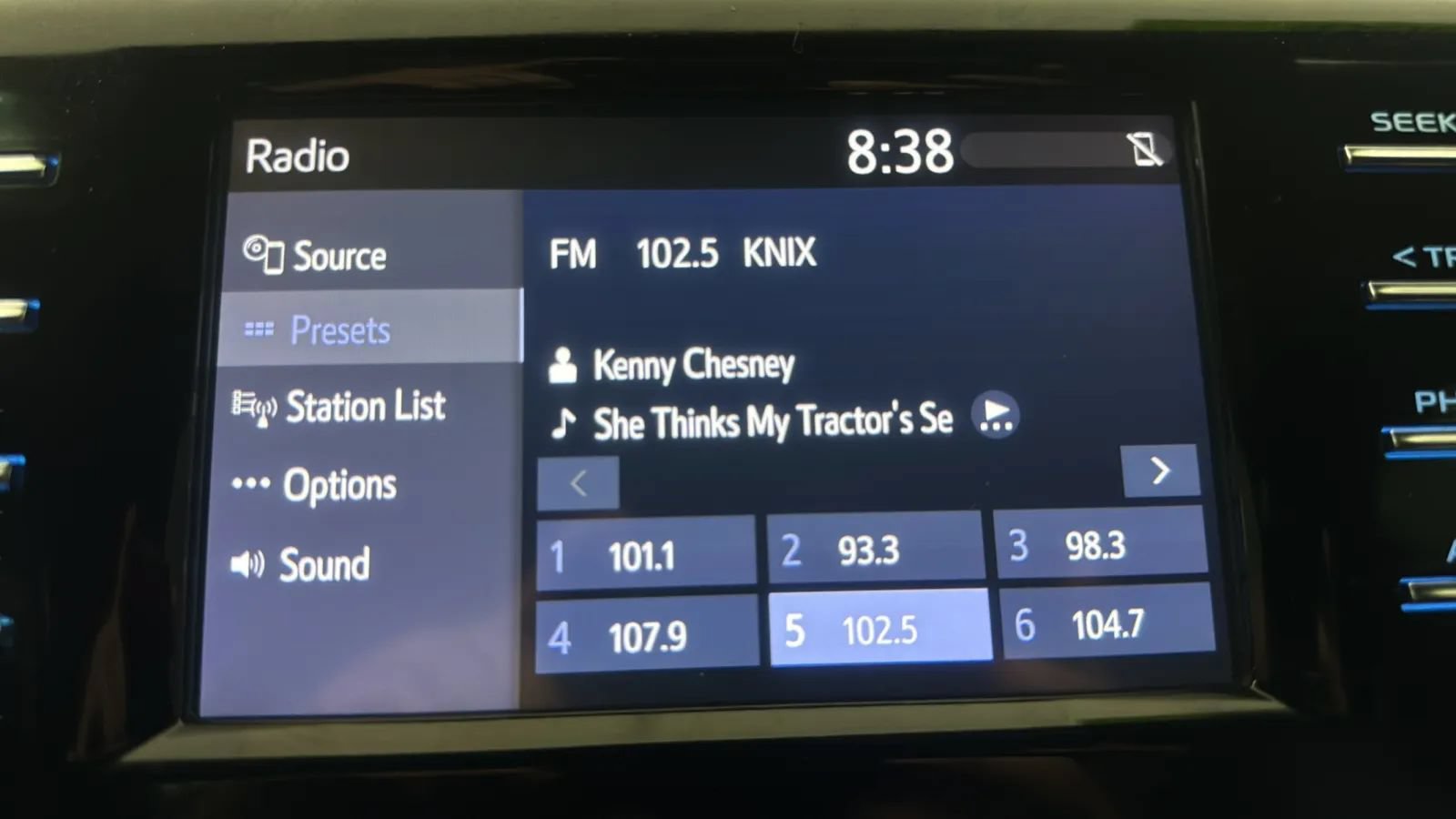 Used 2018 Toyota Camry LE FWD image 10