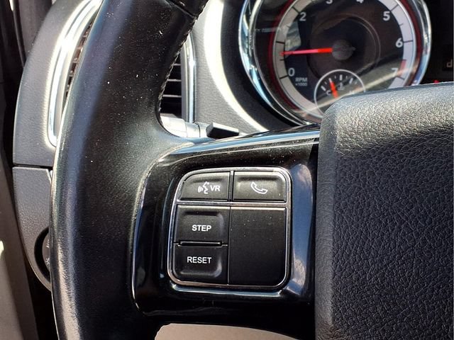Used 2020 Dodge Grand Caravan SXT FWD image 13