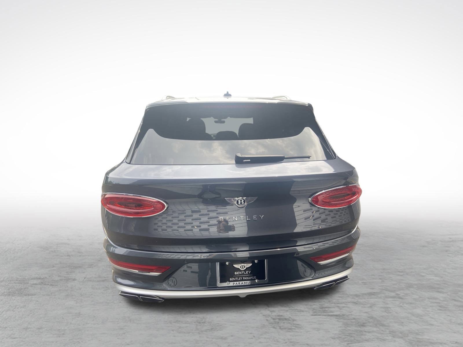 New 2025 Bentley Bentayga Extended Wheelbase image 9