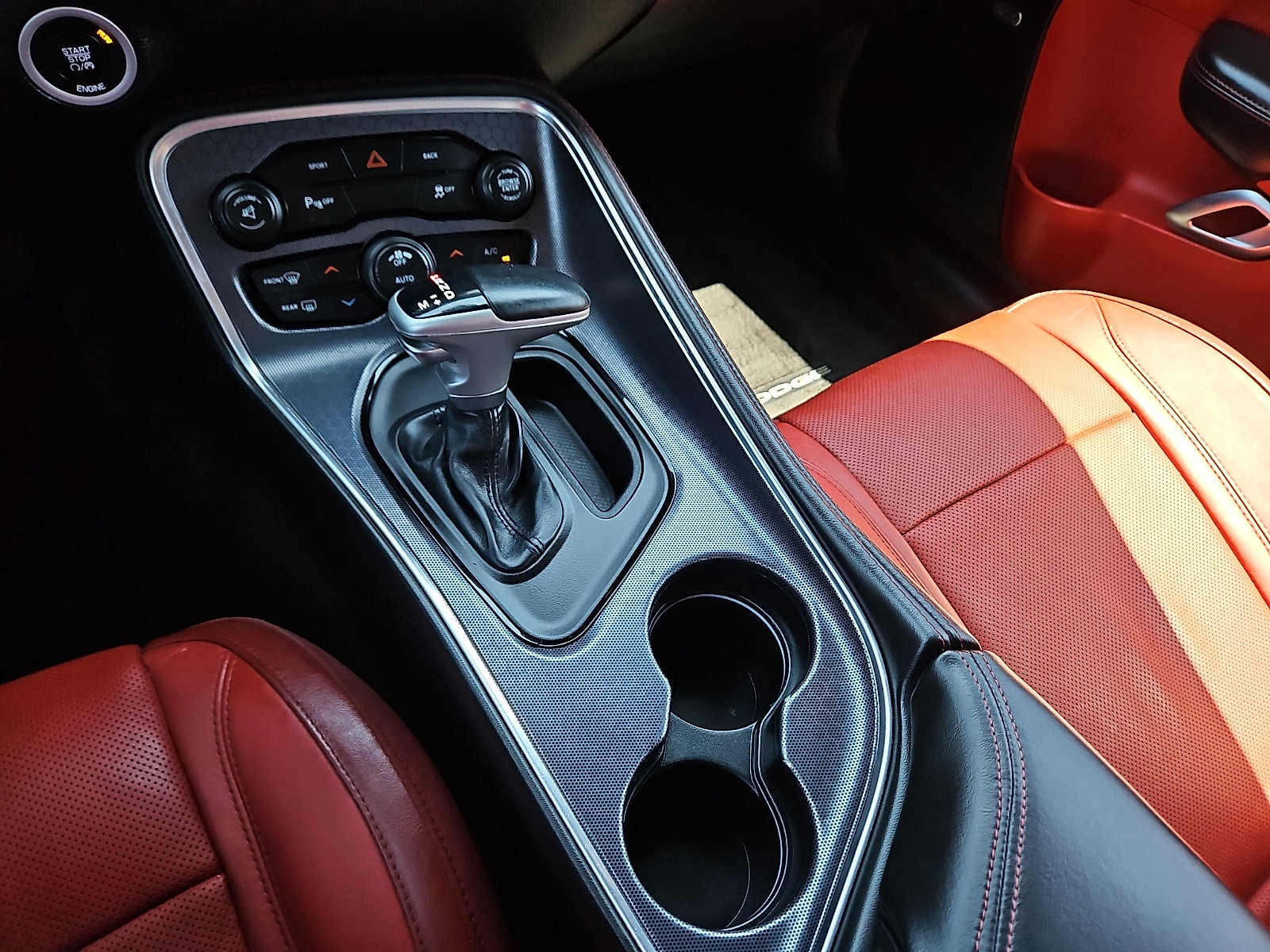 Used 2015 Dodge Challenger SXT Plus RWD image 14