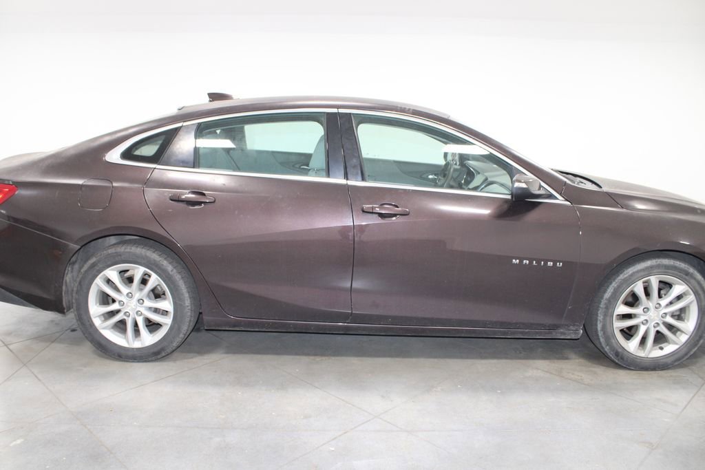 Used 2016 Chevrolet Malibu LT image 11