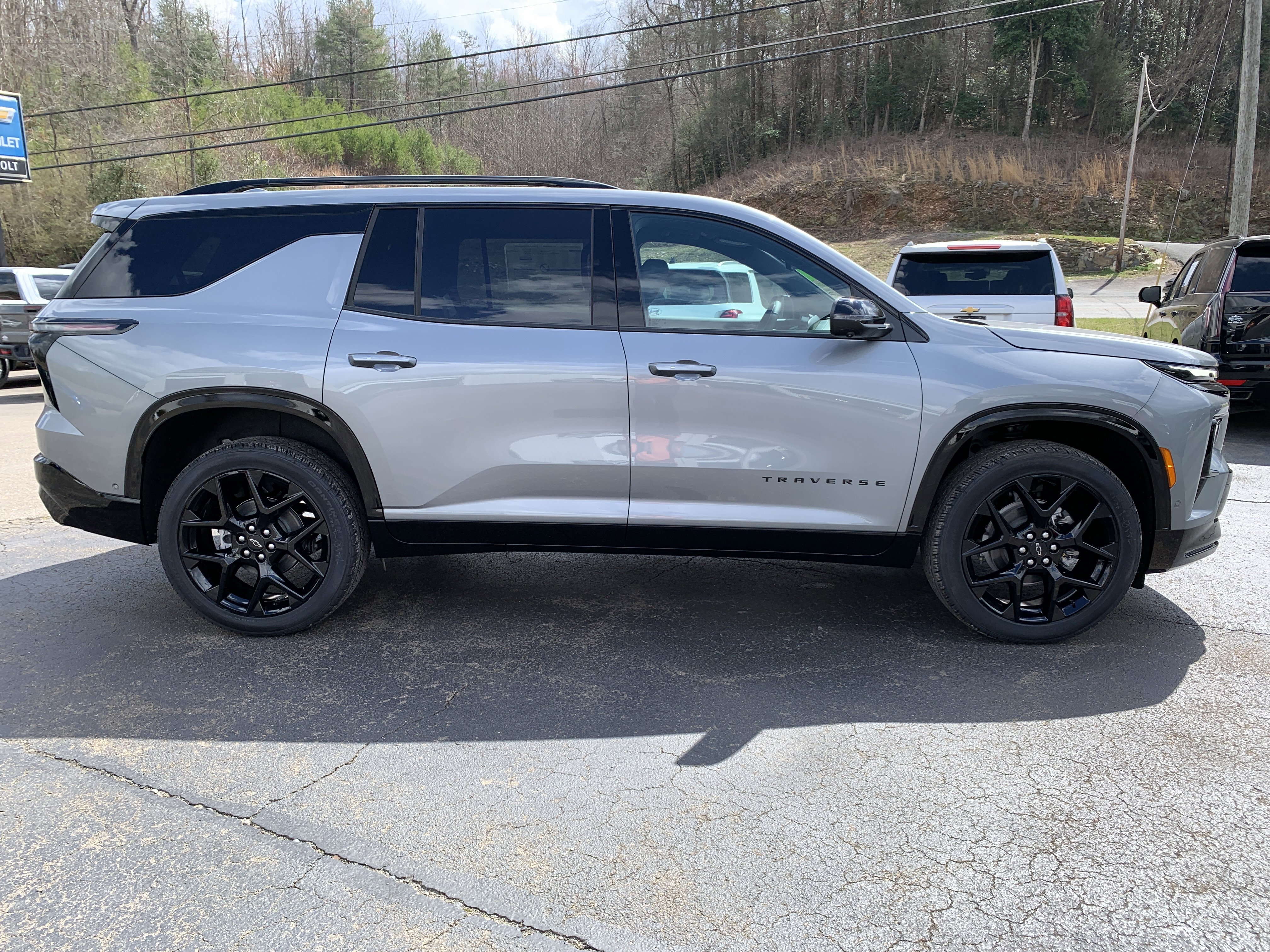 New 2026 Chevrolet Traverse RS w/ LPO, Floor Liner Package image 2