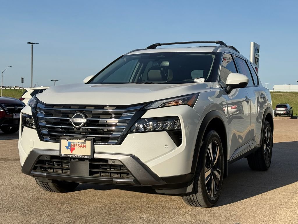 Used 2025 Nissan Rogue SL image 4