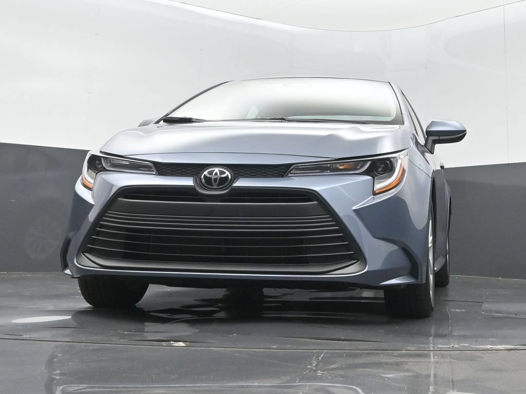 Used 2026 Toyota Corolla LE w/ LE Premium Package FWD image 11