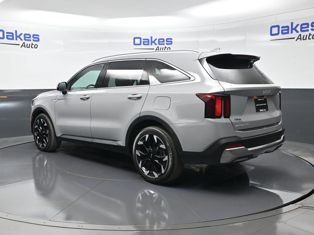 Certified 2024 Kia Sorento EX w/ Panoramic Sunroof Package image 6