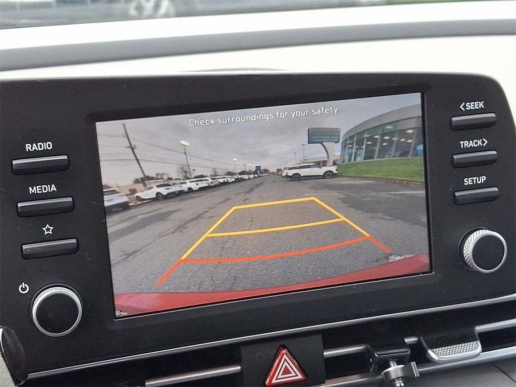 Used 2023 Hyundai Elantra SEL image 18