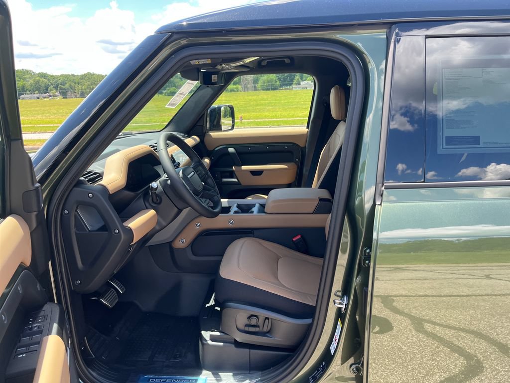 New 2026 Land Rover Defender 110 X AWD/4WD image 9