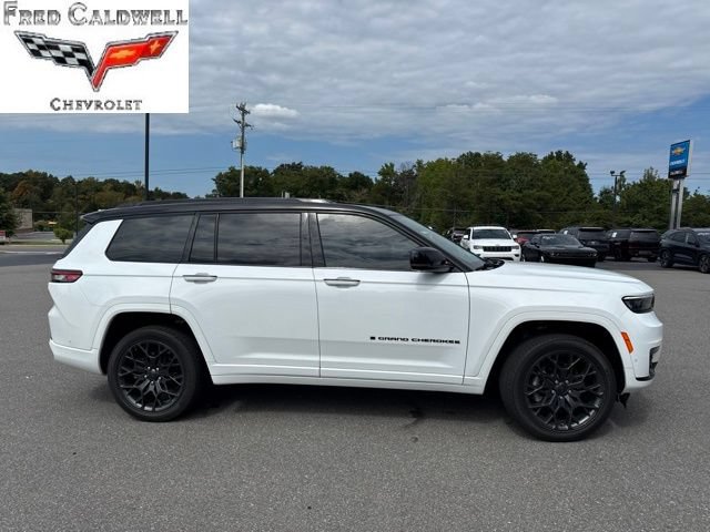 Used 2024 Jeep Grand Cherokee L Summit w/ High Altitude Package AWD/4WD image 2