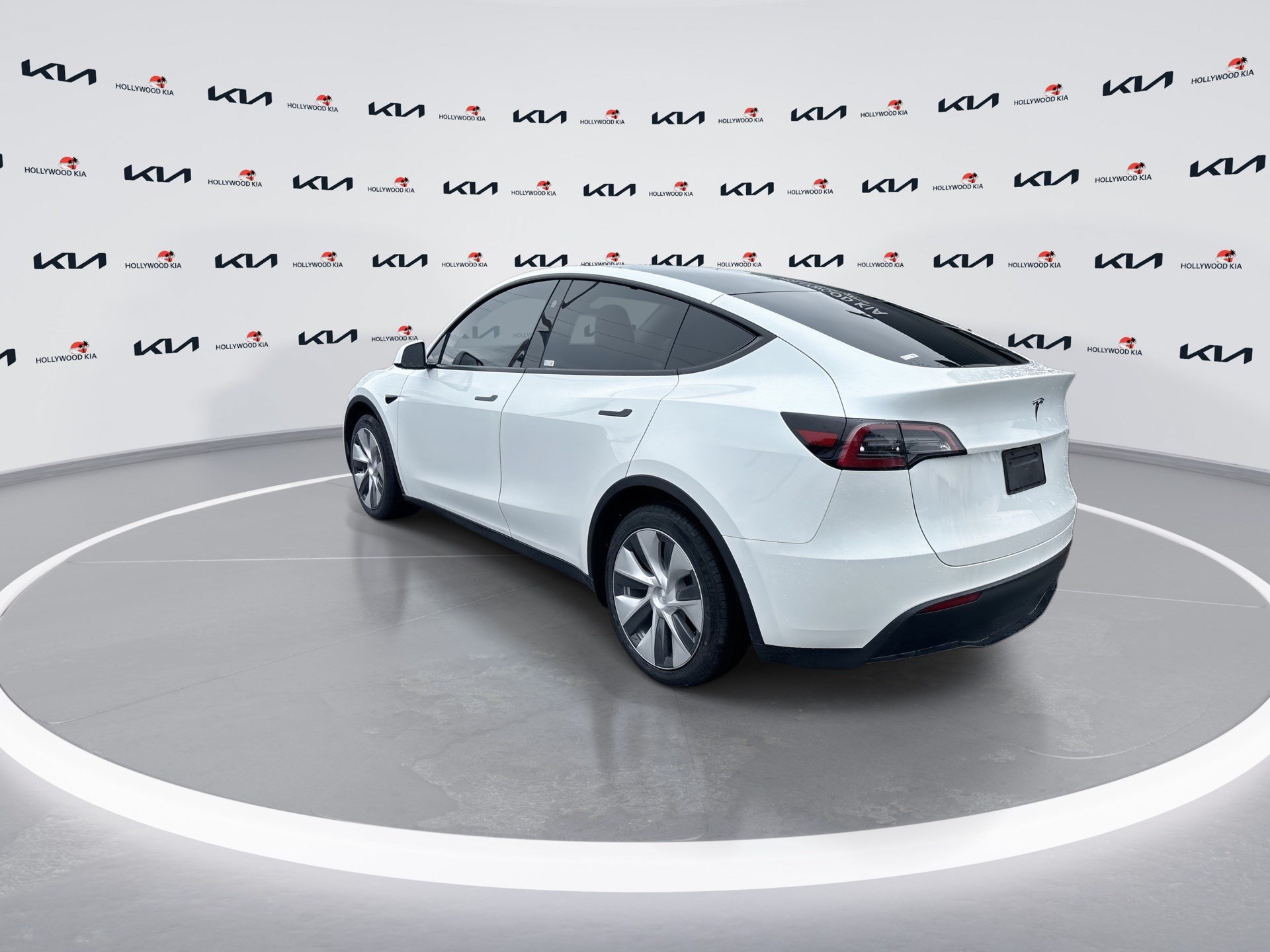 Used 2024 Tesla Model Y Long Range RWD image 6