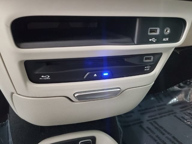 Used 2020 Chrysler Pacifica Touring-L Plus w/ Advanced Safetytec Group FWD image 31