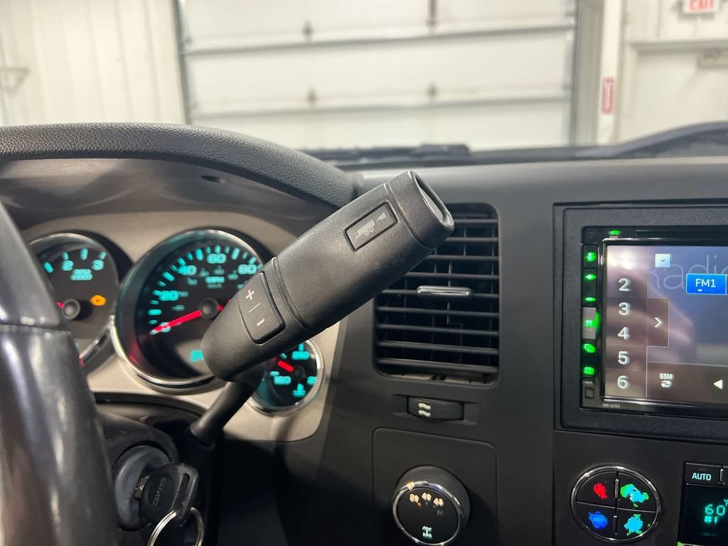 Used 2012 GMC Sierra 2500 SLE w/ SLE Preferred Package AWD/4WD image 17