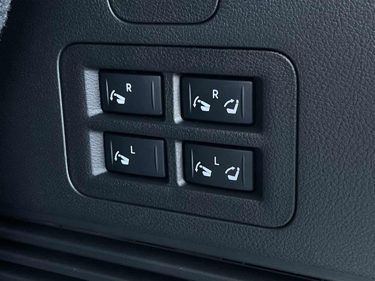 New 2026 Nissan Armada SL image 19