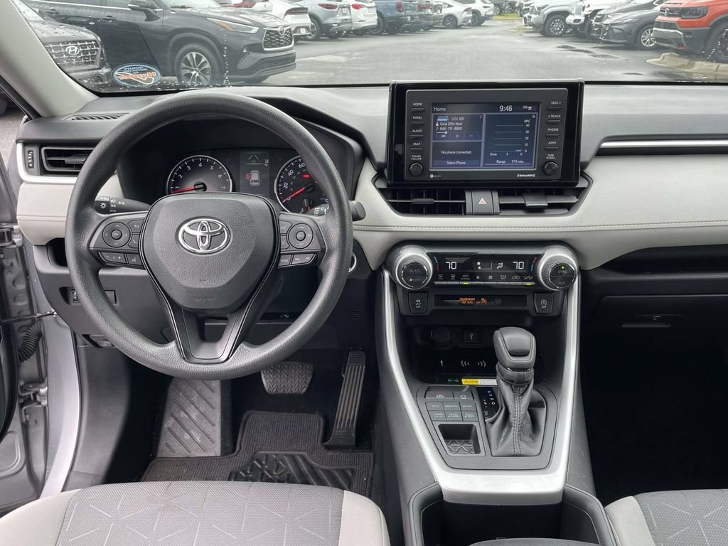 Used 2022 Toyota RAV4 XLE AWD/4WD image 4