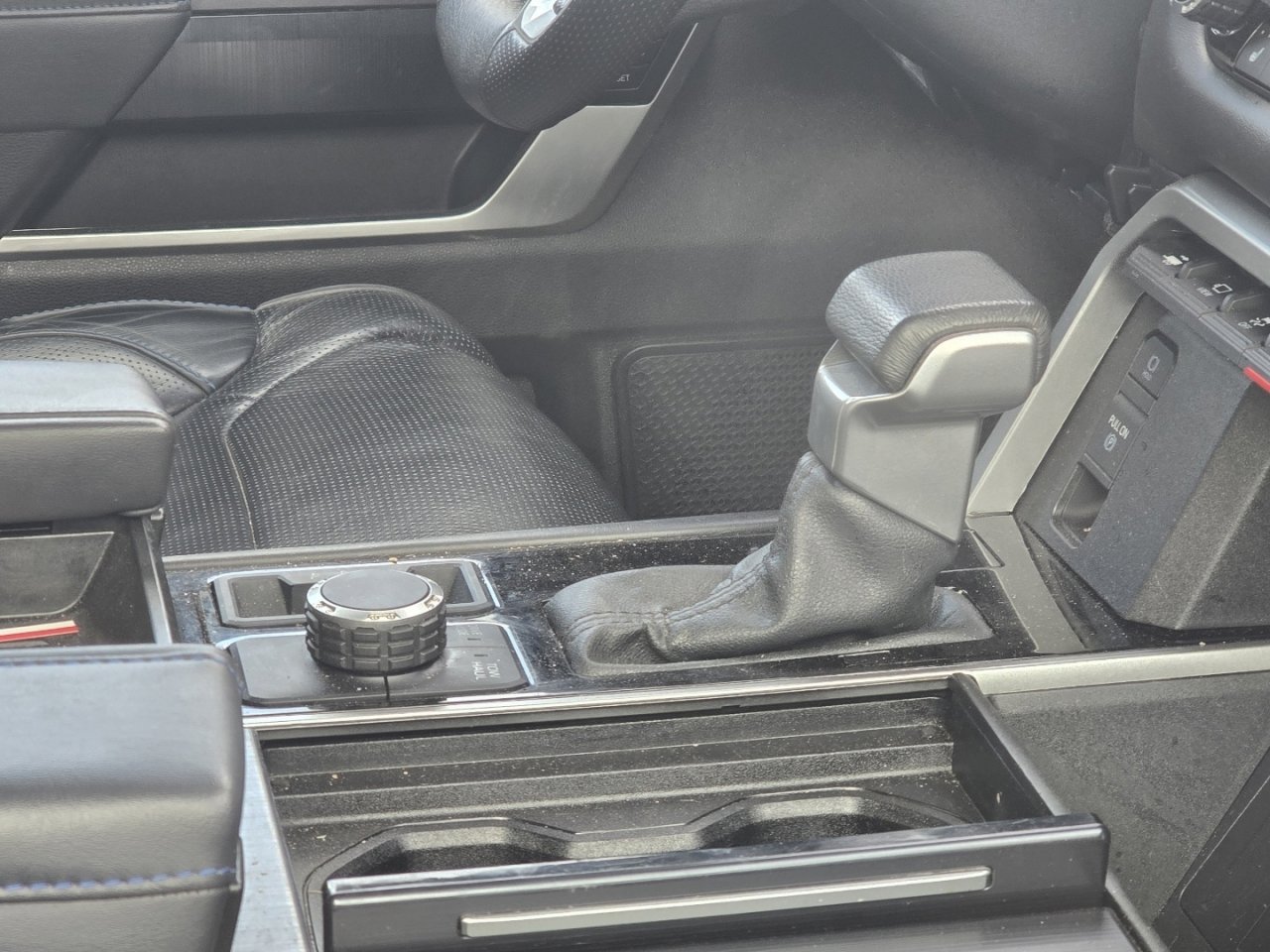 Used 2024 Toyota Tundra Platinum image 16