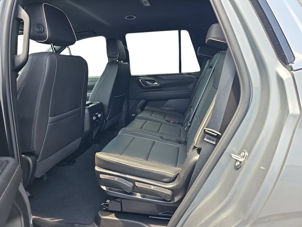 Used 2023 GMC Yukon SLT w/ SLT Luxury Package RWD image 14
