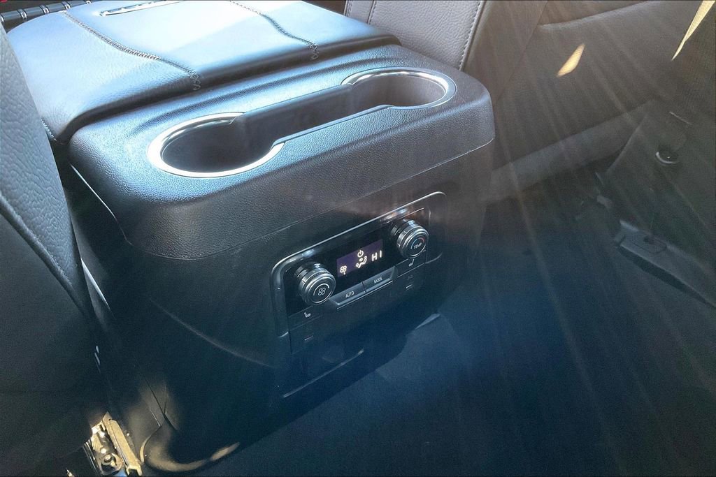 Used 2025 GMC Yukon Denali image 33